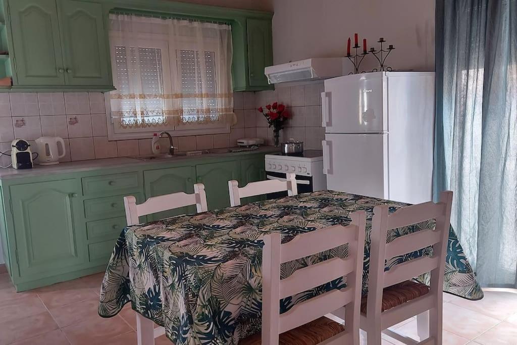 Colorful 2-Bedroom House In Gaios Eksteriør billede